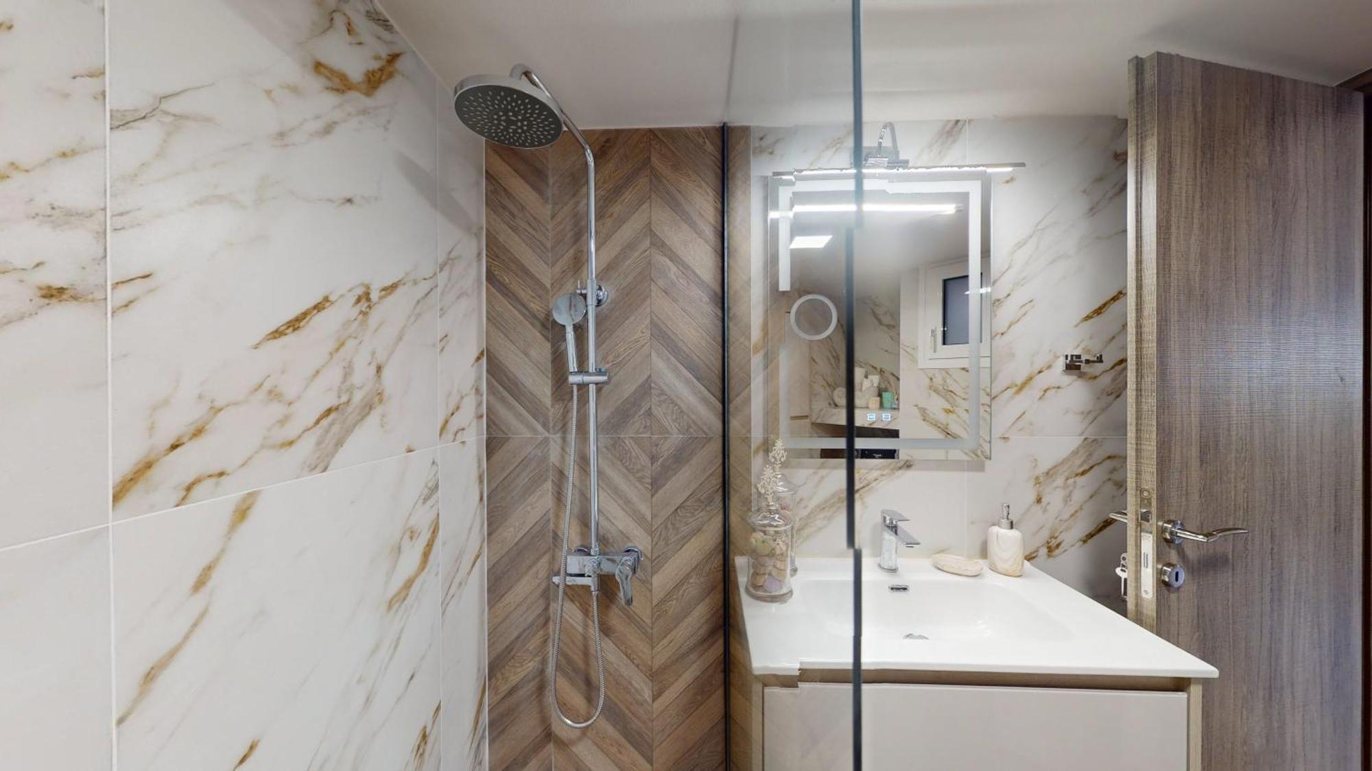 Moenia Luxury Apartment 伊拉克利翁 外观 照片